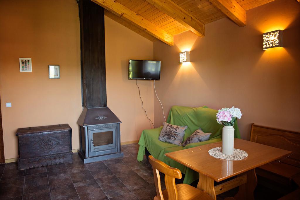Apartamentos Turisticos Las Carballedas Rabanal del Camino Zewnętrze zdjęcie