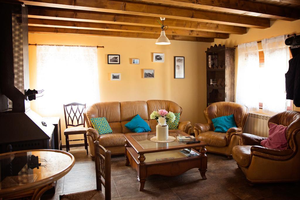 Apartamentos Turisticos Las Carballedas Rabanal del Camino Zewnętrze zdjęcie