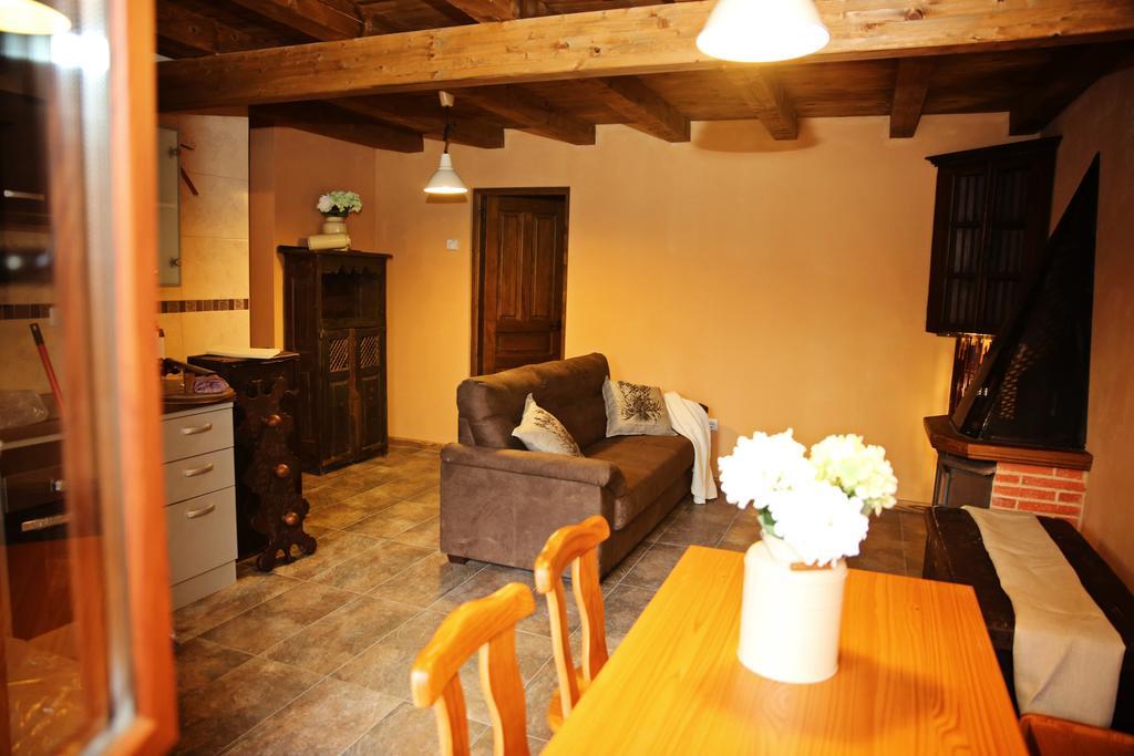 Apartamentos Turisticos Las Carballedas Rabanal del Camino Zewnętrze zdjęcie